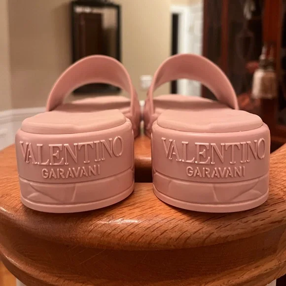 Valentino Garavani Atelier Rose Slide in Rose Quartz - Picture 2 of 11